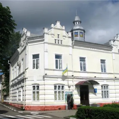 Town Hall, Vyzhnytsia — 3
