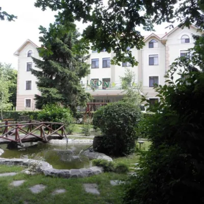 Hotel "Helikon" Yanosh — 4