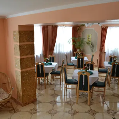 Hotel "Hoverla" Mykulychyn — 5