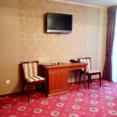Hotel "H&K Imperial Plus" Mykulychyn — 4