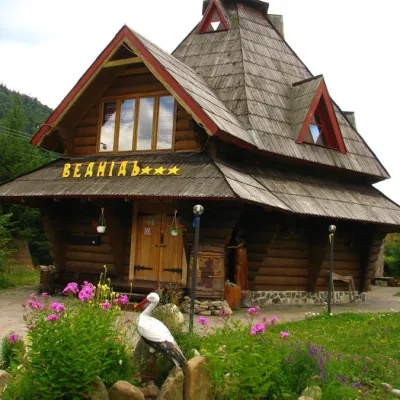 Hotel "Vedmid" Mykulychyn