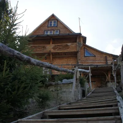Hotel "Zahublenyi Svit" Mykulychyn — 2