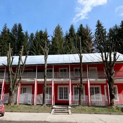 Kompleks hotelowy "Turyst" Mykulyczyn — 2