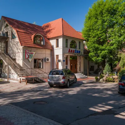 Hotel "LeoTon" Chernivtsi — 4