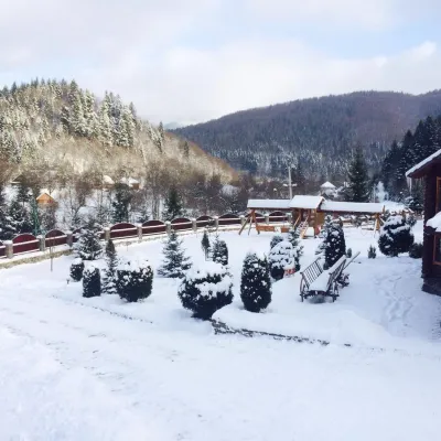 Hotel "Lisova Kazka" Zhdeniyevo — 3