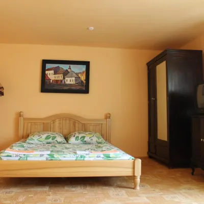 Mini-Hotel "Mala Praha" Uzhhorod — 3