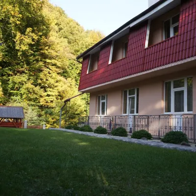 Mini-Hotel "Smerichka" Shajan — 3