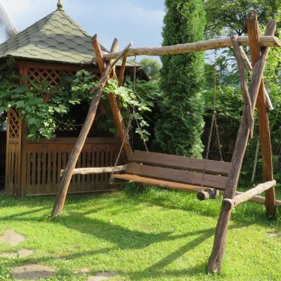 Mini-Hotel "Verkhovynskyi Dvir" Kostryna — 3