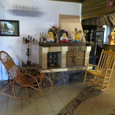 Mini-Hotel "Verkhovynskyi Dvir" Kostryna — 4