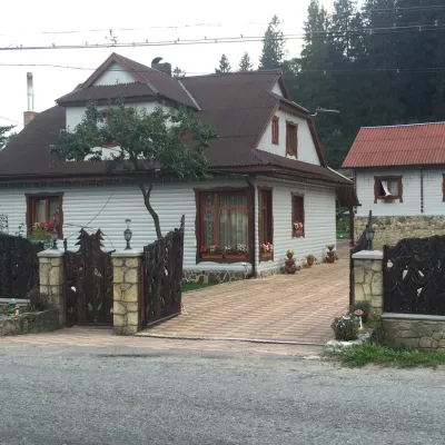 Садиба "Дана" Татарів — 2