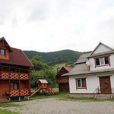 Садиба "Ясень" Микуличин (біля річки) — 2