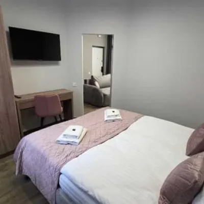 DeMar Apart Lilac — 3