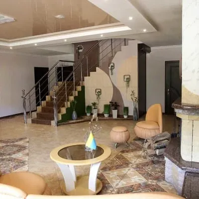 Den House — 2