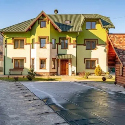 Emerald House — 4