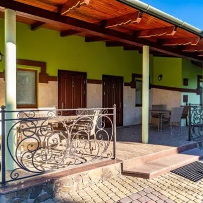 Emerald House — 5