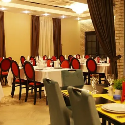 Emigrand art hotel&restobar — 4
