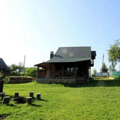 На березі річки — 2
