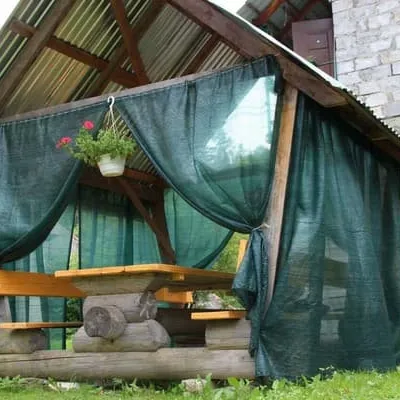 На березі річки — 4