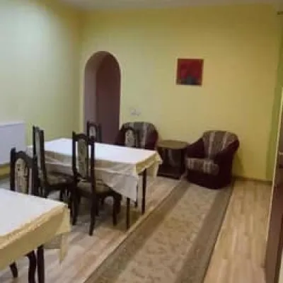Панський двір — 3