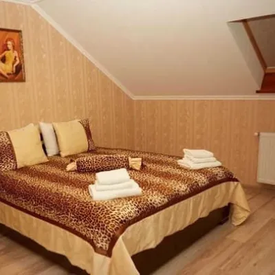 Старий Замок — 4