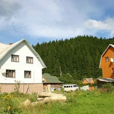 У пані Лілі — 2