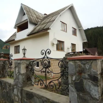 У пані Лілі — 4
