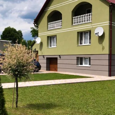 Pensjonat "Cztery Pory Roku" Izky — 2