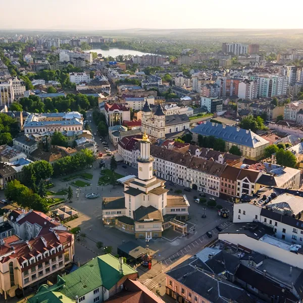 Івано-Франківськ: що подивитися, куди піти та де поїсти