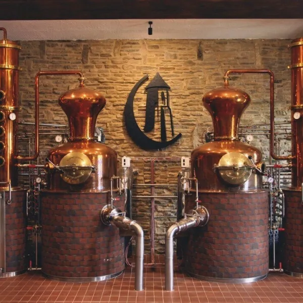Castle Distillery під Любовнянським замком: гуральня й дегустації