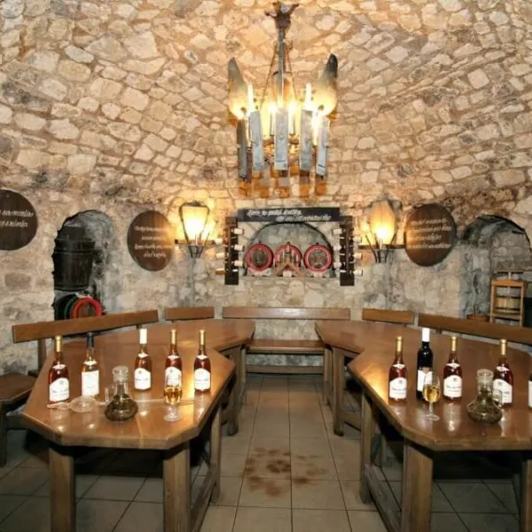 Winiarnia Zlatý Strapec w Viničkach: tokaj z tufowej piwnicy
