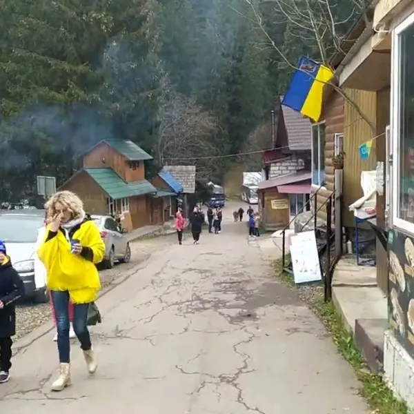 Souvenir Market at Lake Synevyr, Synevyrska Poliana