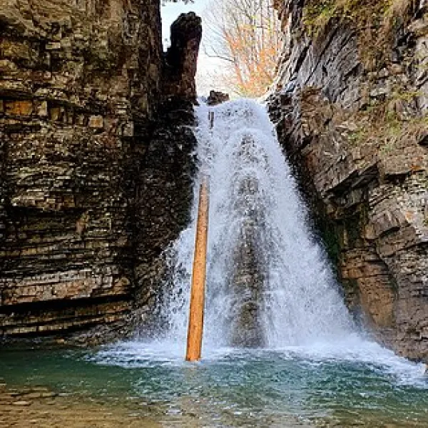 Bukhtivetsky waterfall, Bukovo