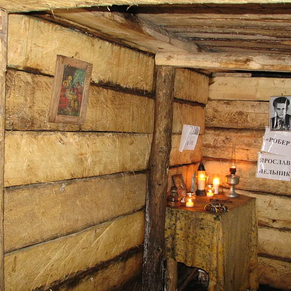 Bunkier Roberta na górze Jaworyna koło wsi Lipa
