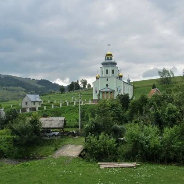 Церква Зішестя Святого Духа (нова), Гукливий