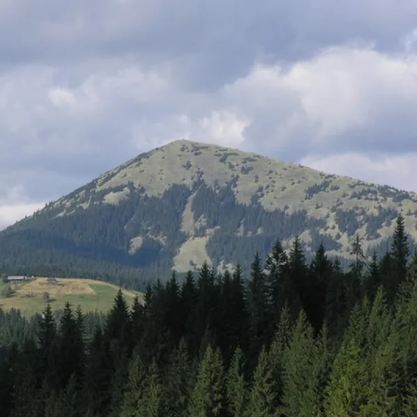 Mount Khomiak