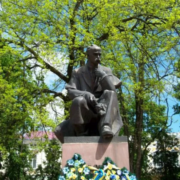Plac Odrodzenia i Pomnik Kobylarza, Kołomyja