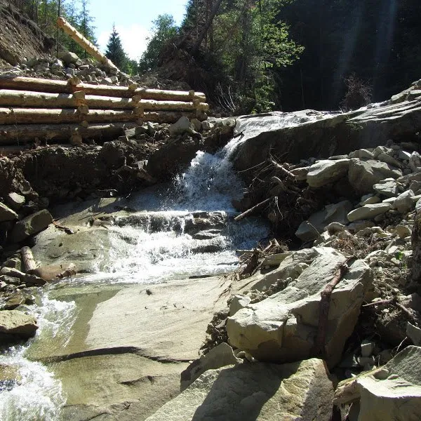 Siruchok waterfall