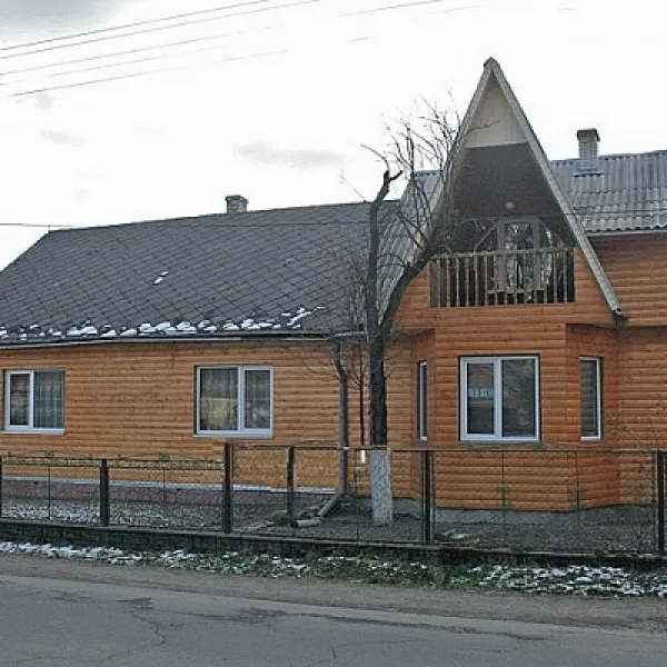 Садиба "Барвистий килим" Лазещина