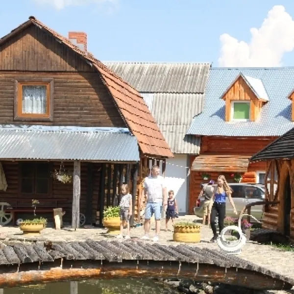 "Садиба біля ставка" Пилипець