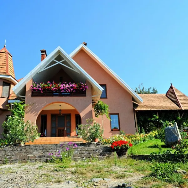Homestead "Vynnyy Dim Simi Mykhaila Polychka" Vynogradiv