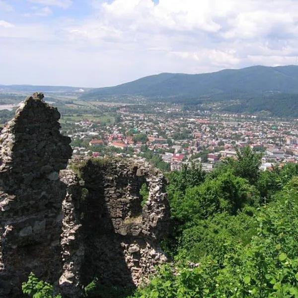 Khust — photo 3